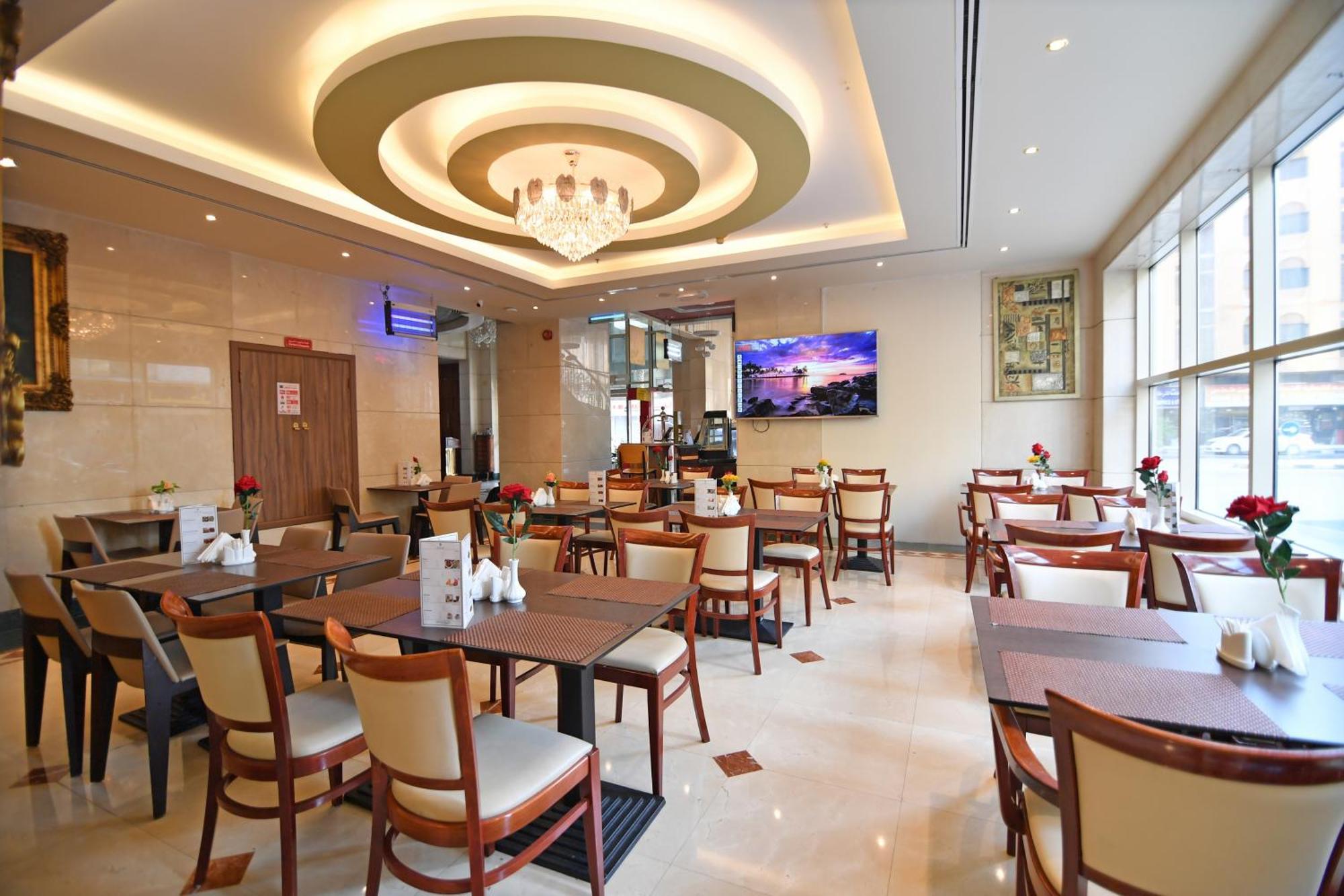 Nejoum Al Emarat Hotel Sharjah Exterior foto